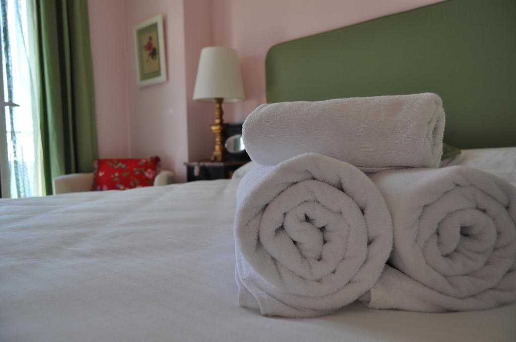 Welcome Inn Nerja Guest House Luxury Bed & Breakfast Szoba fotó