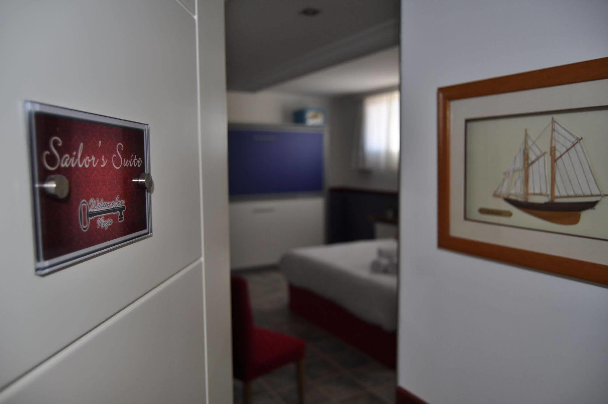 Welcome Inn Nerja Guest House Luxury Bed & Breakfast Kültér fotó